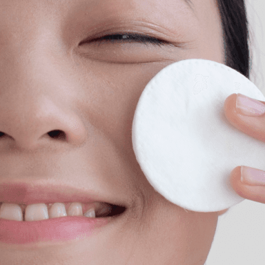 All About Skin Toners: Comparing the different face toner formulas and the best way to use skin toners on the face
